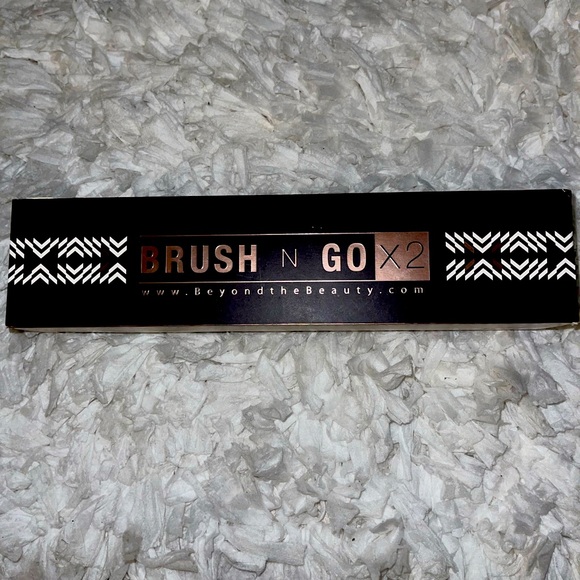 BRUSH N GO X2 BEYOND THE BEAUTY